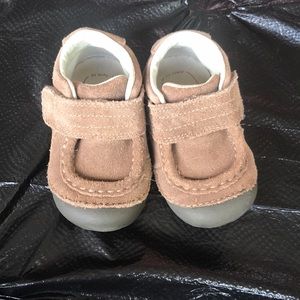 Stride rite size 5.5 wide boots